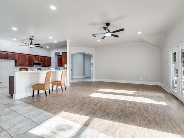 204  Pembrook Street , Lake Dallas Texas 75065