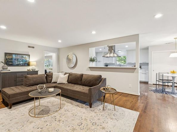 10021  Lanshire Drive , Dallas Texas 75238