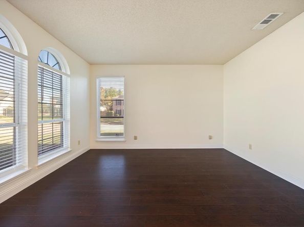 2824  Clearmeadow Drive , Mesquite Texas 75181