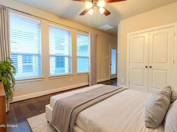 1009  Peacock Boulevard , Carrollton Texas 75007