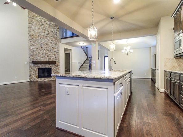 1009  Peacock Boulevard , Carrollton Texas 75007