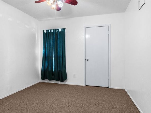 1133  Park Center Court , Saginaw Texas 76179