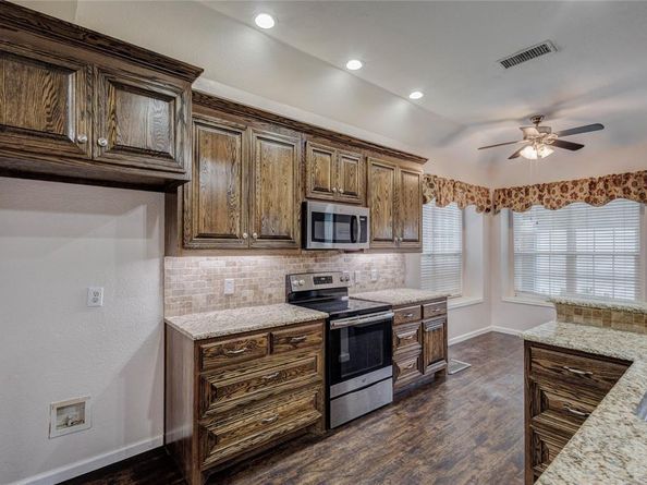 1036  Cottonbelt Drive , Saginaw Texas 76131