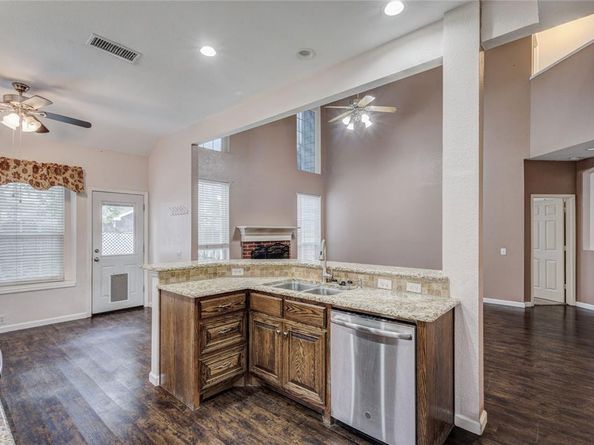 1036  Cottonbelt Drive , Saginaw Texas 76131