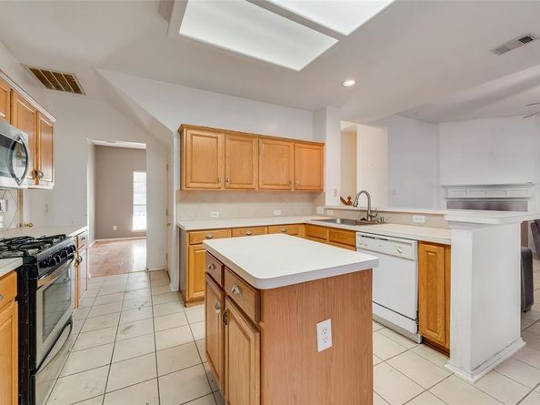 7916  Nighthawk Trail , Arlington Texas 76002