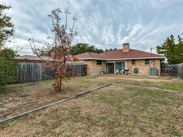 9320  Whitehurst Drive , Dallas Texas 75243