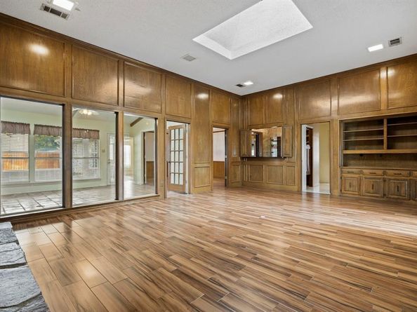 6415  Barkwood Lane , Dallas Texas 75248