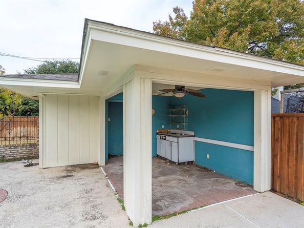 6415  Barkwood Lane , Dallas Texas 75248