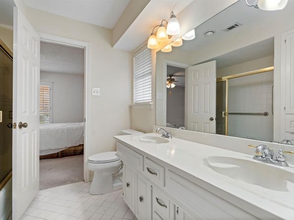 6415  Barkwood Lane , Dallas Texas 75248