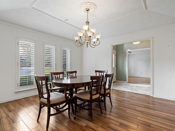 6415  Barkwood Lane , Dallas Texas 75248