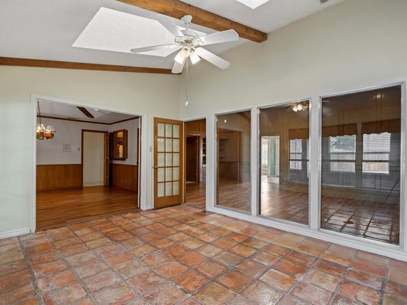 6415  Barkwood Lane , Dallas Texas 75248