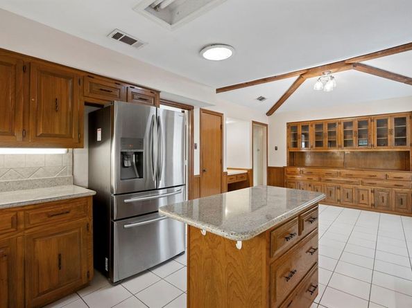 6415  Barkwood Lane , Dallas Texas 75248