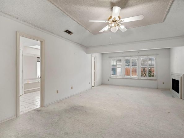 6415  Barkwood Lane , Dallas Texas 75248