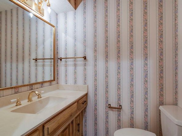 6415  Barkwood Lane , Dallas Texas 75248