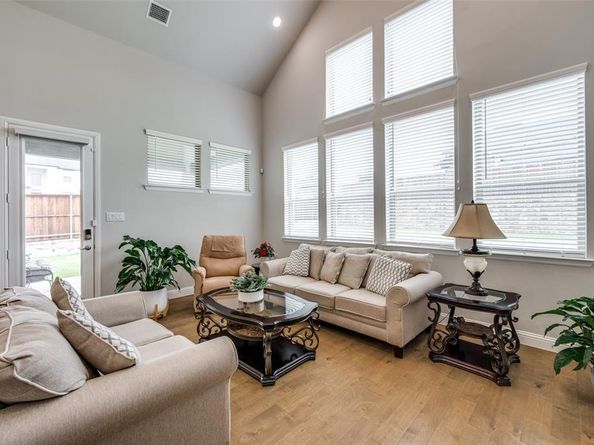 9767  Maple Hill Lane , Frisco Texas 75035