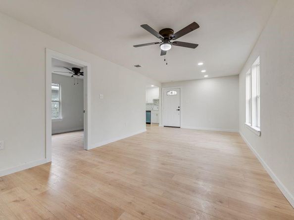 3414  Vilbig Road , Dallas Texas 75212