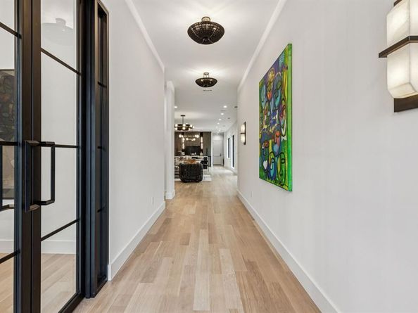 7707  Robin Road , Dallas Texas 75209