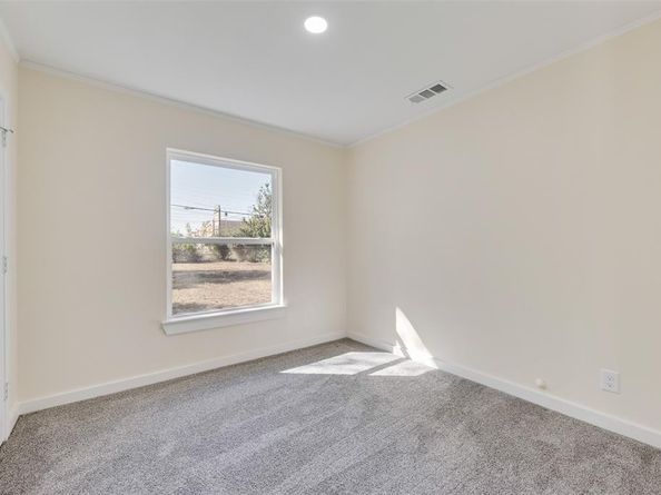 2663  Crest Avenue , Dallas Texas 75216