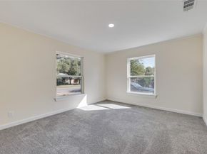 2663  Crest Avenue , Dallas Texas 75216