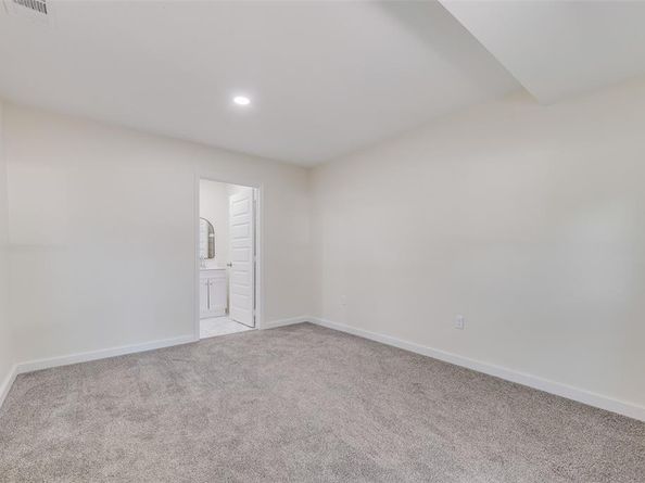 2663  Crest Avenue , Dallas Texas 75216
