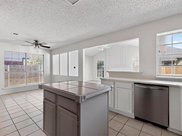 106  Morningside Drive , Grand Prairie Texas 75052