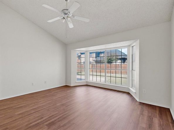 106  Morningside Drive , Grand Prairie Texas 75052