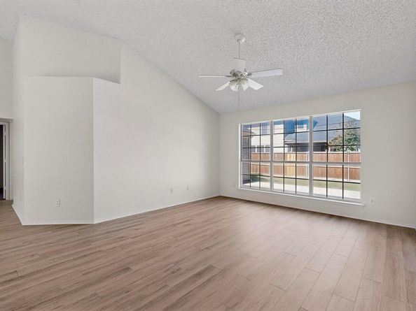 106  Morningside Drive , Grand Prairie Texas 75052