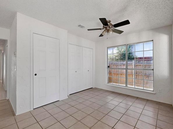 106  Morningside Drive , Grand Prairie Texas 75052
