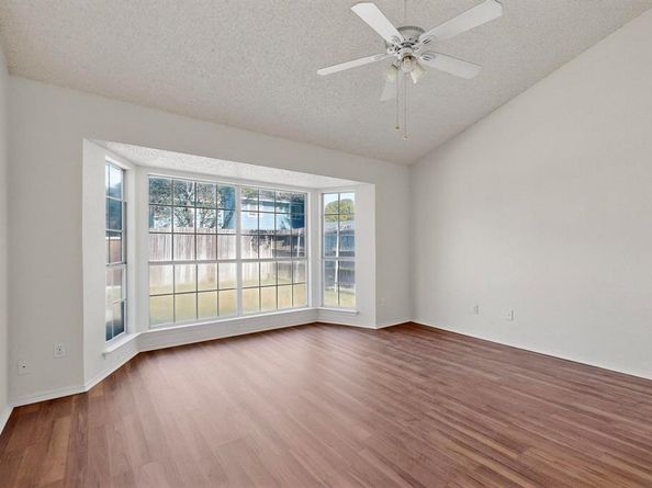 106  Morningside Drive , Grand Prairie Texas 75052