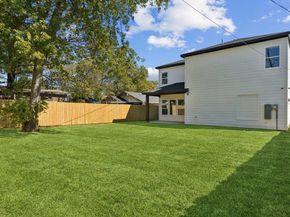 2811  Fernwood Avenue , Dallas Texas 75216
