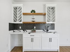 2811  Fernwood Avenue , Dallas Texas 75216