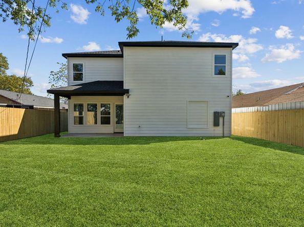2811  Fernwood Avenue , Dallas Texas 75216