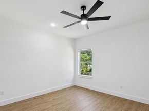 2811  Fernwood Avenue , Dallas Texas 75216