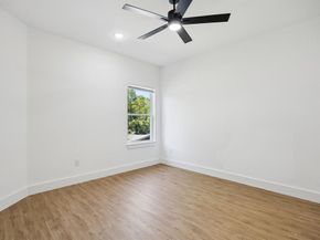 2811  Fernwood Avenue , Dallas Texas 75216
