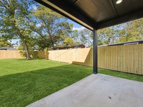 2811  Fernwood Avenue , Dallas Texas 75216