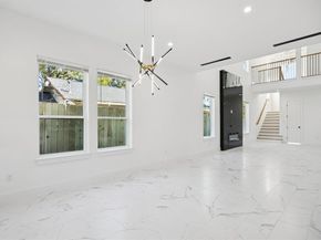 2811  Fernwood Avenue , Dallas Texas 75216
