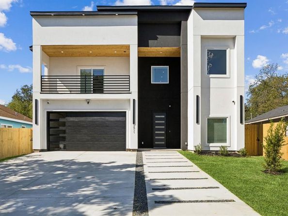 2811  Fernwood Avenue , Dallas Texas 75216