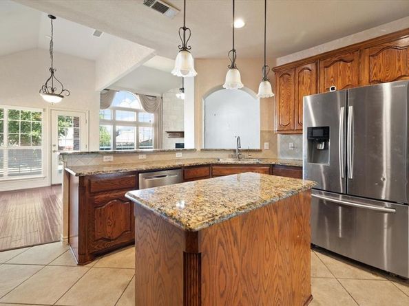 425  Kearsarge Street , DeSoto Texas 75115
