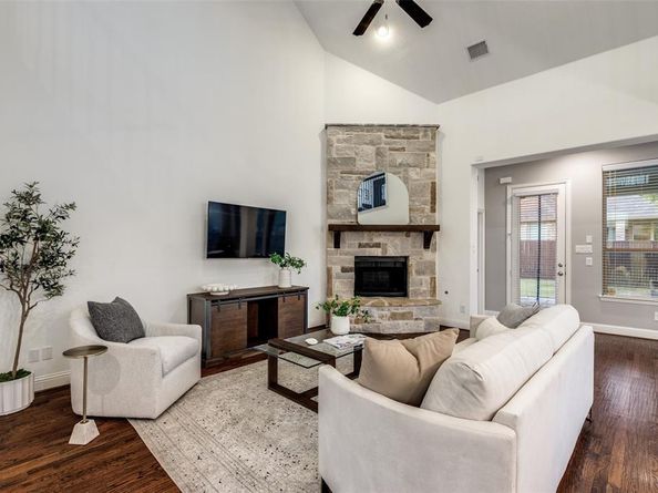 5117  Del Molin Avenue , Lewisville Texas 75056