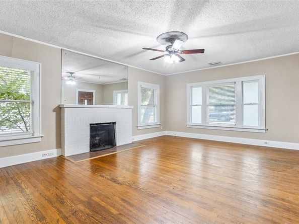 2303  Mistletoe Drive , Fort Worth Texas 76110