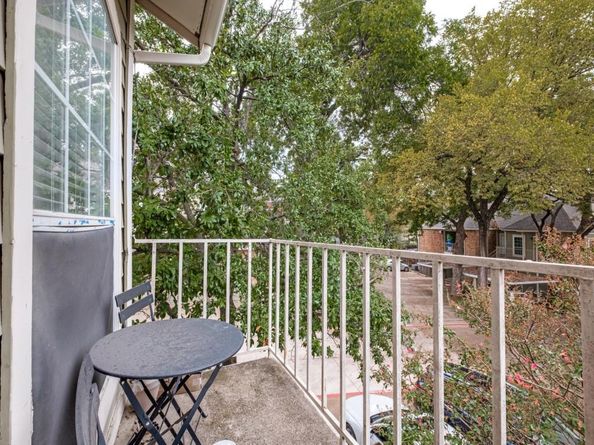 7151  Gaston Avenue  902, Dallas Texas 75214