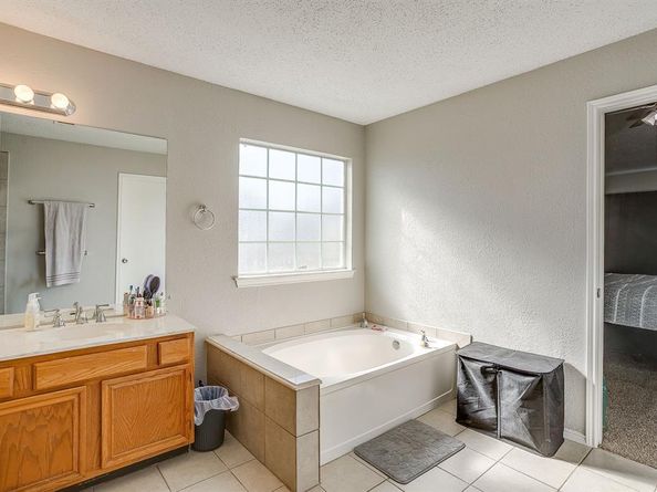 6813  Quail Meadow Drive , Watauga Texas 76148