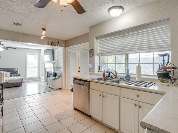 6813  Quail Meadow Drive , Watauga Texas 76148