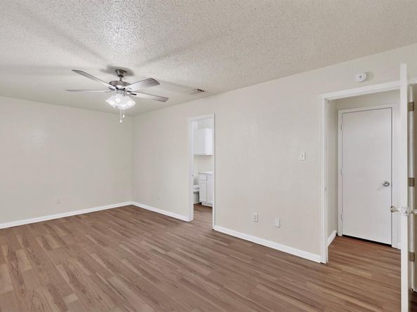 2933  Lawndale Drive , Lancaster Texas 75134