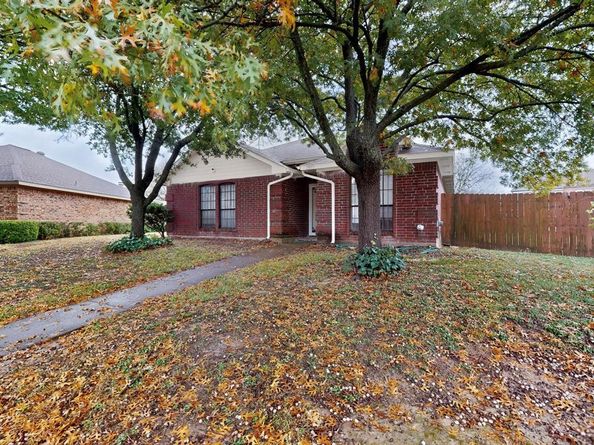 2933  Lawndale Drive , Lancaster Texas 75134