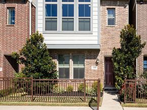 1008  Manacor Lane , Dallas Texas 75212