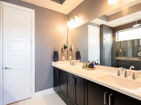1008  Manacor Lane , Dallas Texas 75212