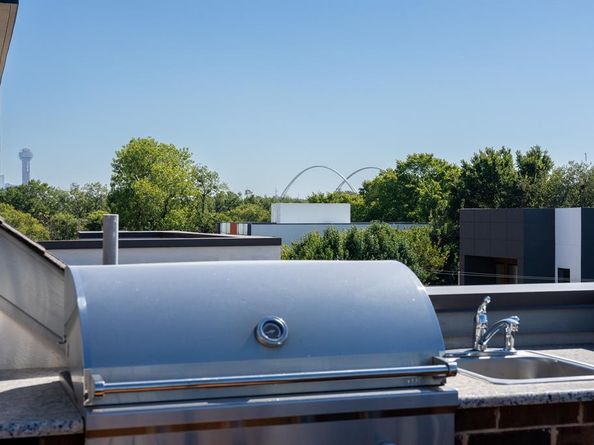 1008  Manacor Lane , Dallas Texas 75212