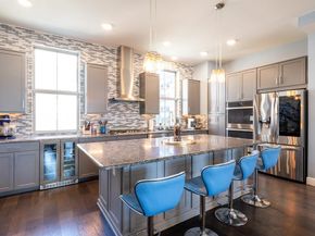 1008  Manacor Lane , Dallas Texas 75212