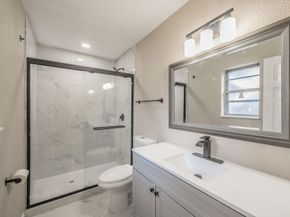 902  Smokey Court , Arlington Texas 76014